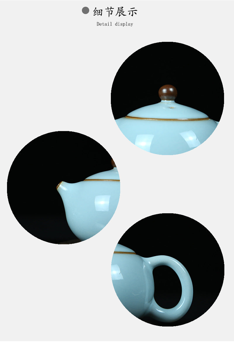 The body of the teapot is round and plump, with smooth and natural lines, just like the graceful figure of Xi Shi, showing an elegant temperament. The short, straight spout is connected to the body of the teapot in a natural and smooth way, and the water flows out smoothly and forcefully. 